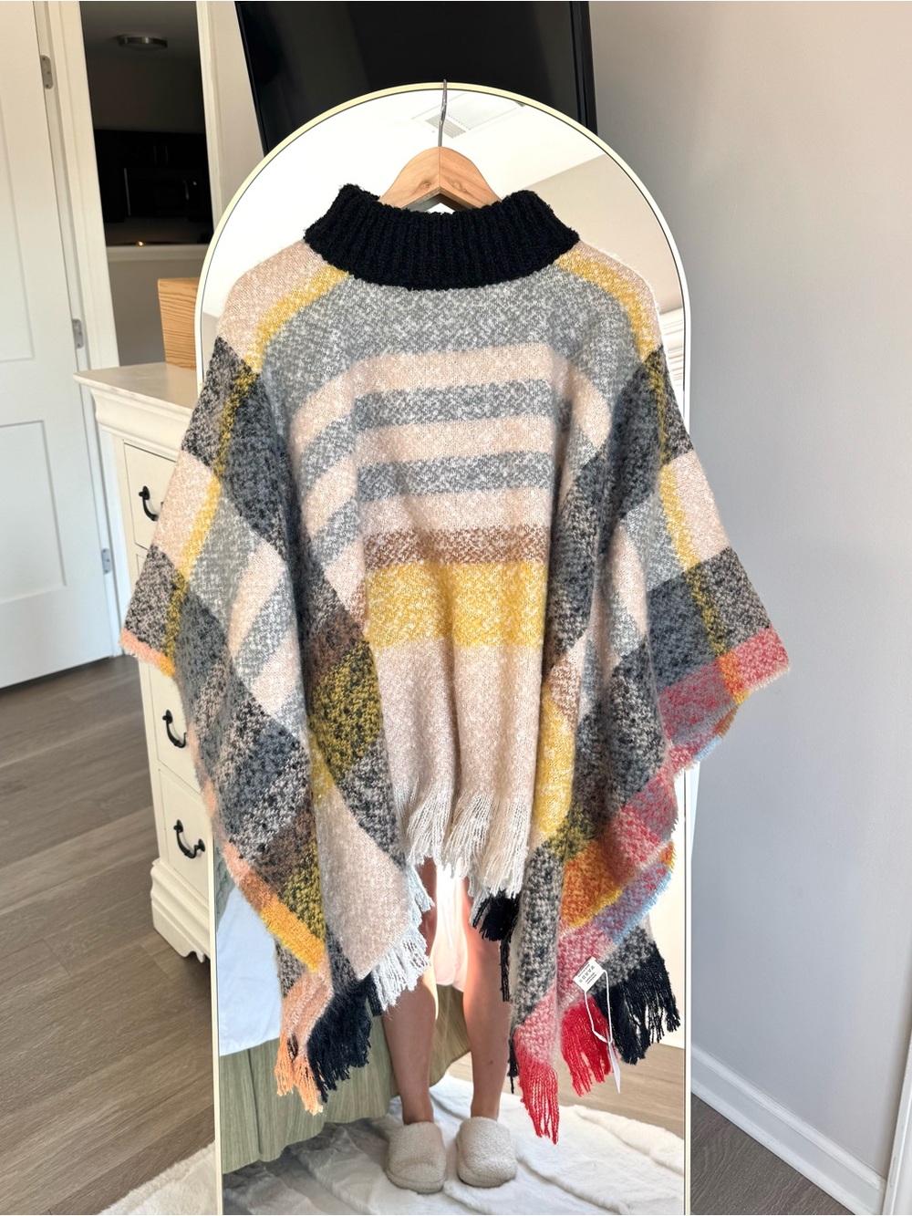 NWT Pretty Persuasions OSFM Multicolor Knit Poncho